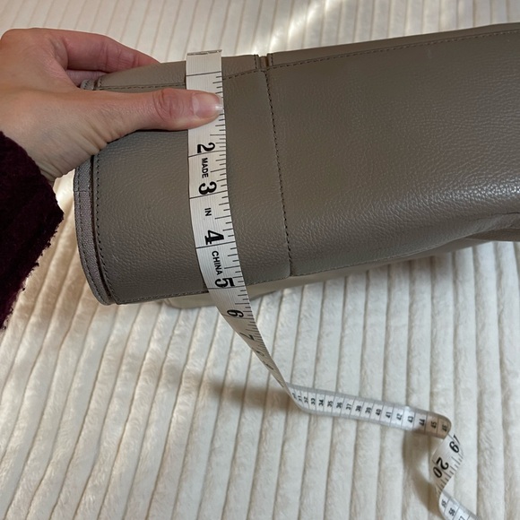 Tory Burch | Taupe | Leather Ella Tote - Picture 16 of 17